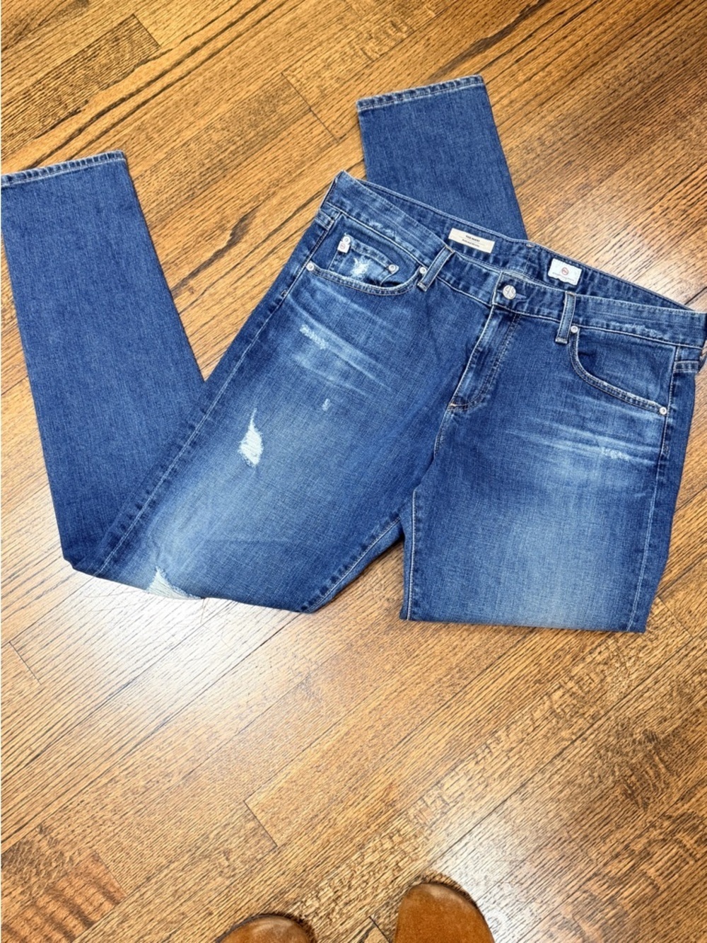 AG Adriano Goldschmied The Nikki Relaxed Skinny Jeans Size 32R Distressed